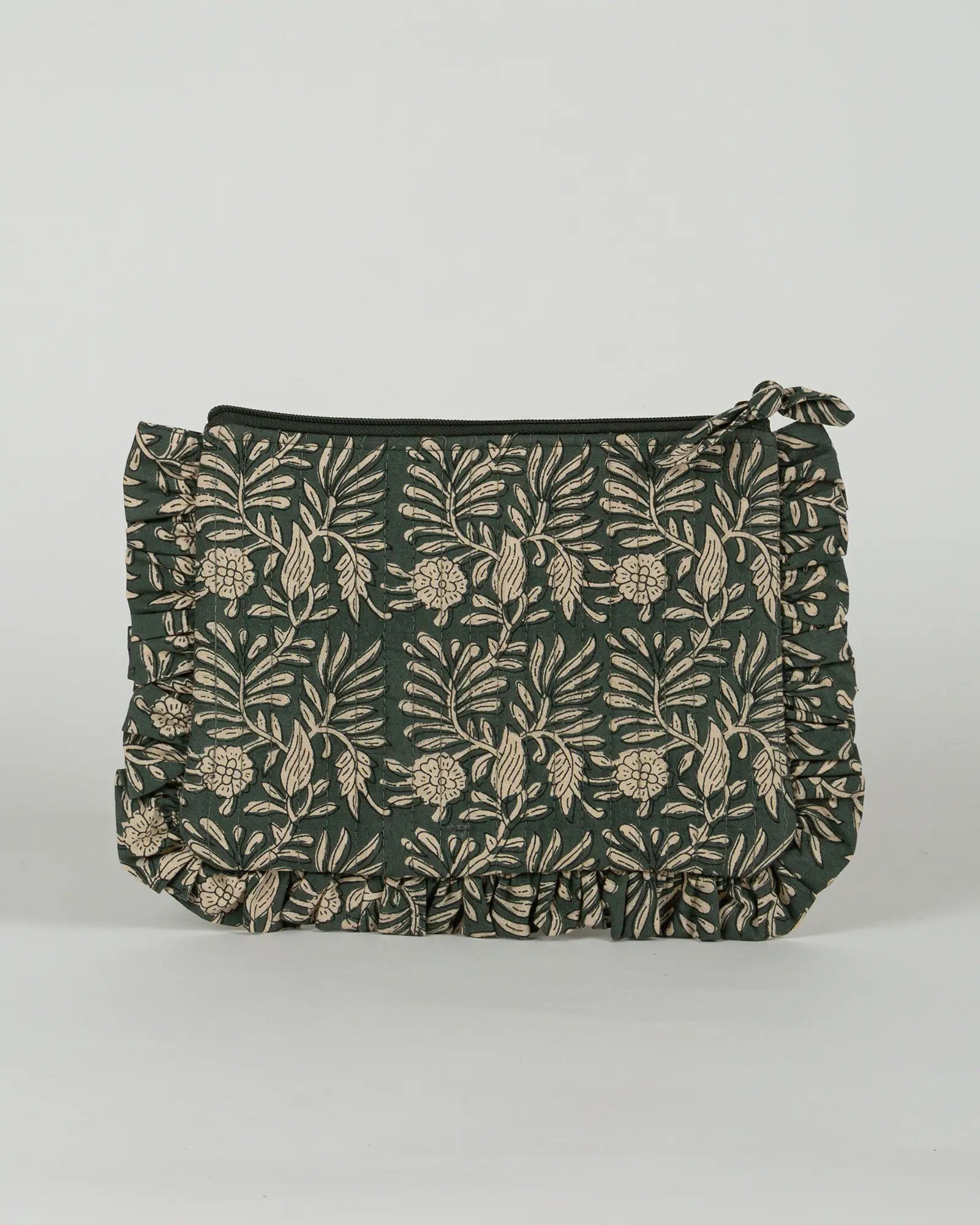 Pochette matelassée à froufrous Dema, vue de dos – Bokabas