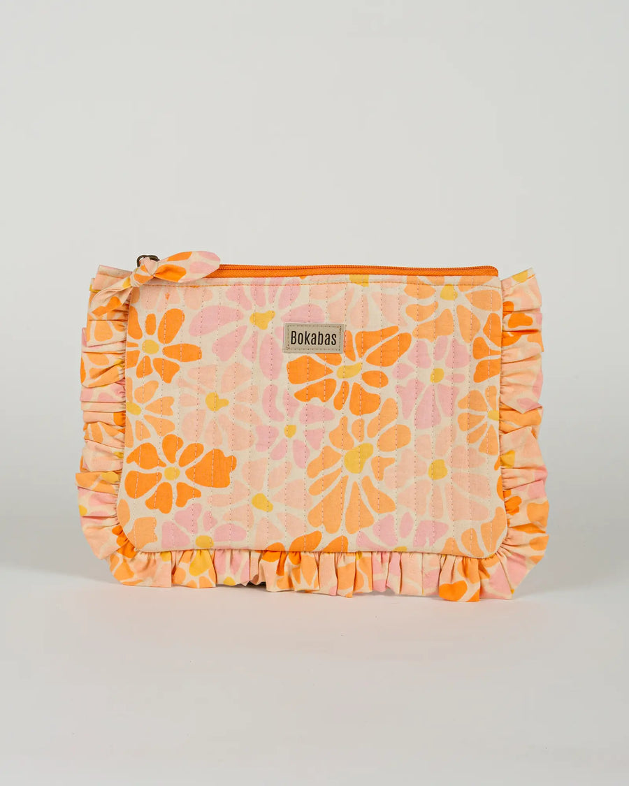 Pochette matelassée à froufrous Peachy, vue de face – Bokabas