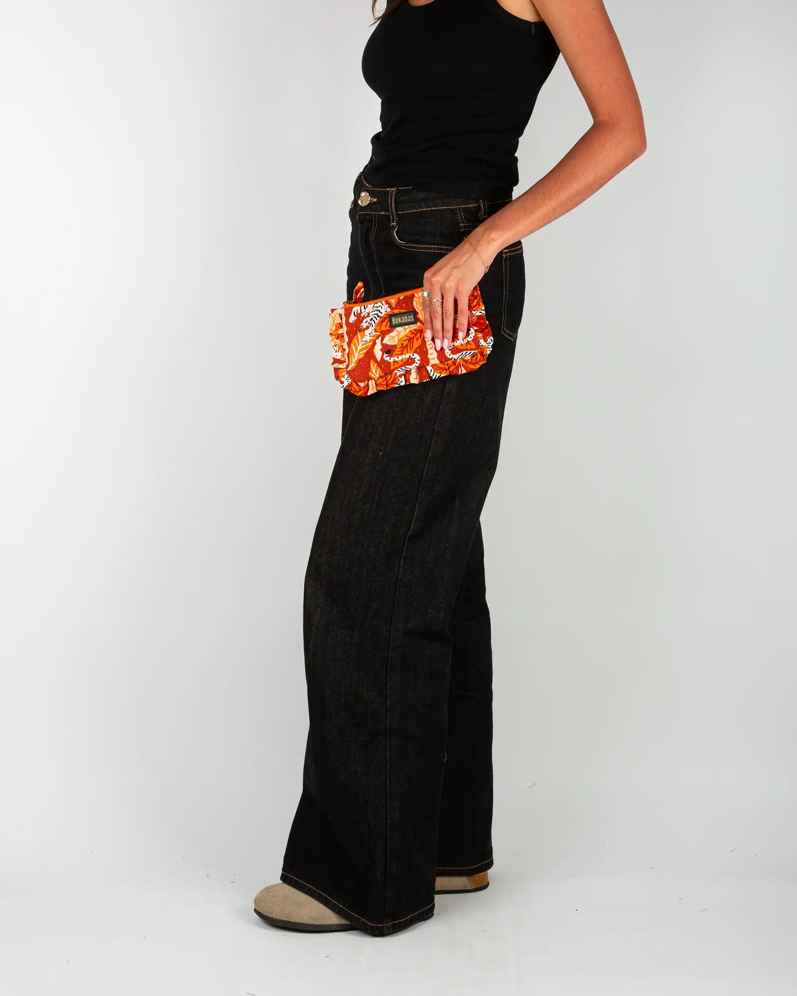 Pochette matelassée à froufrous Tropique, porté – Bokabas