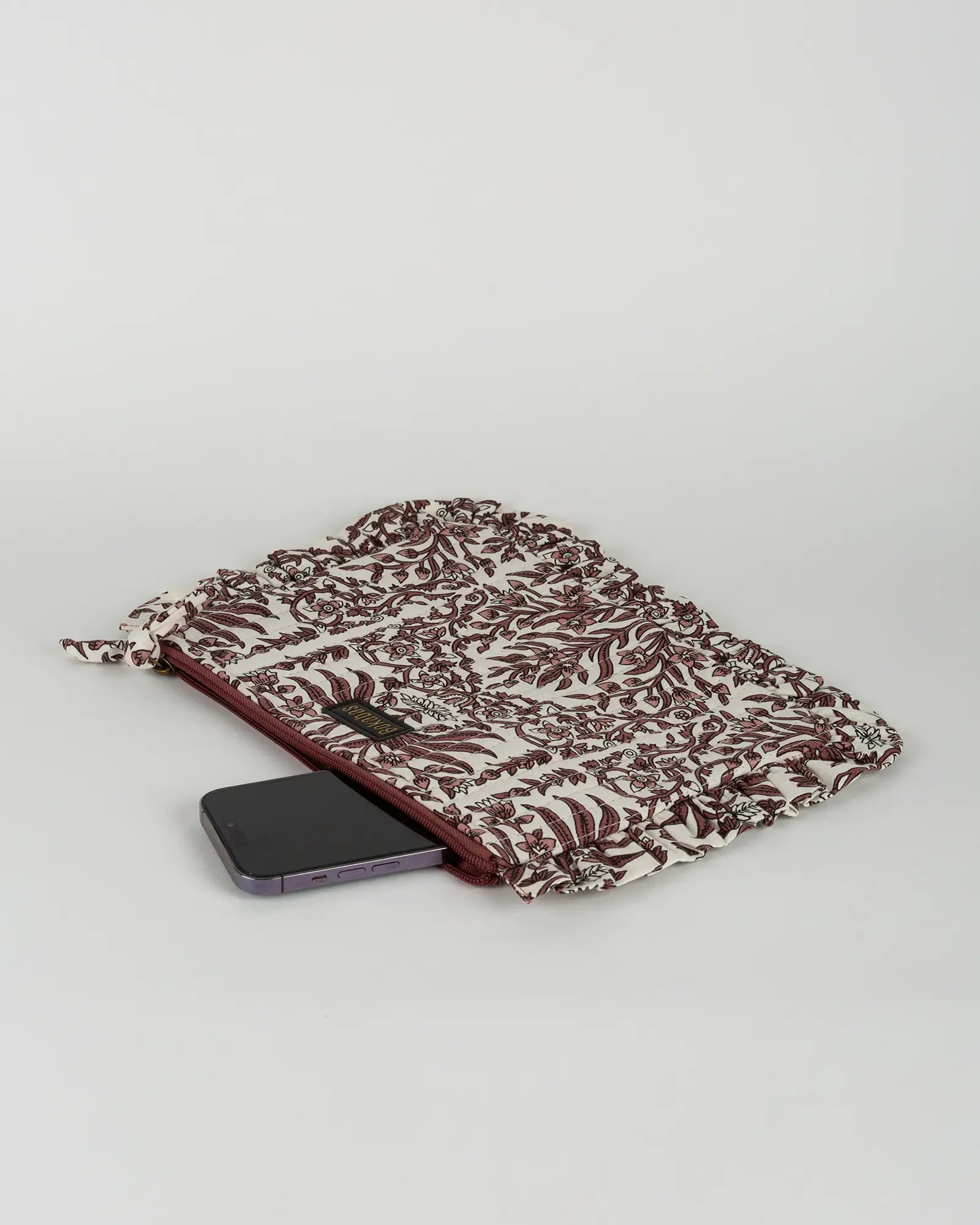 Pochette matelassée à froufrous Bokabas, imprimé Vale fleuri marron et blanc, vue de dessus