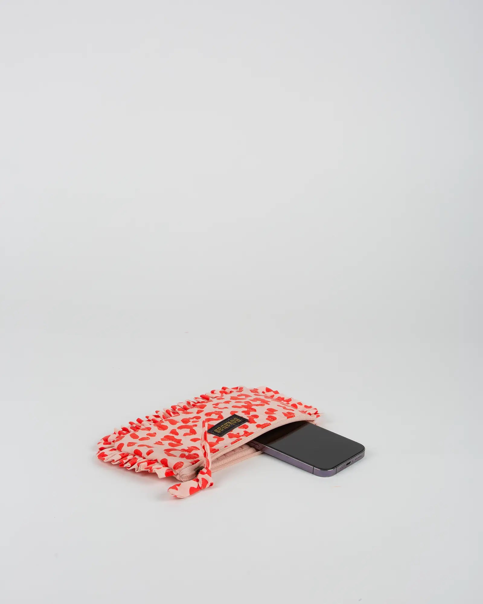 Pochette matelassée à froufrous Valentine, vue de dessus – Bokabas
