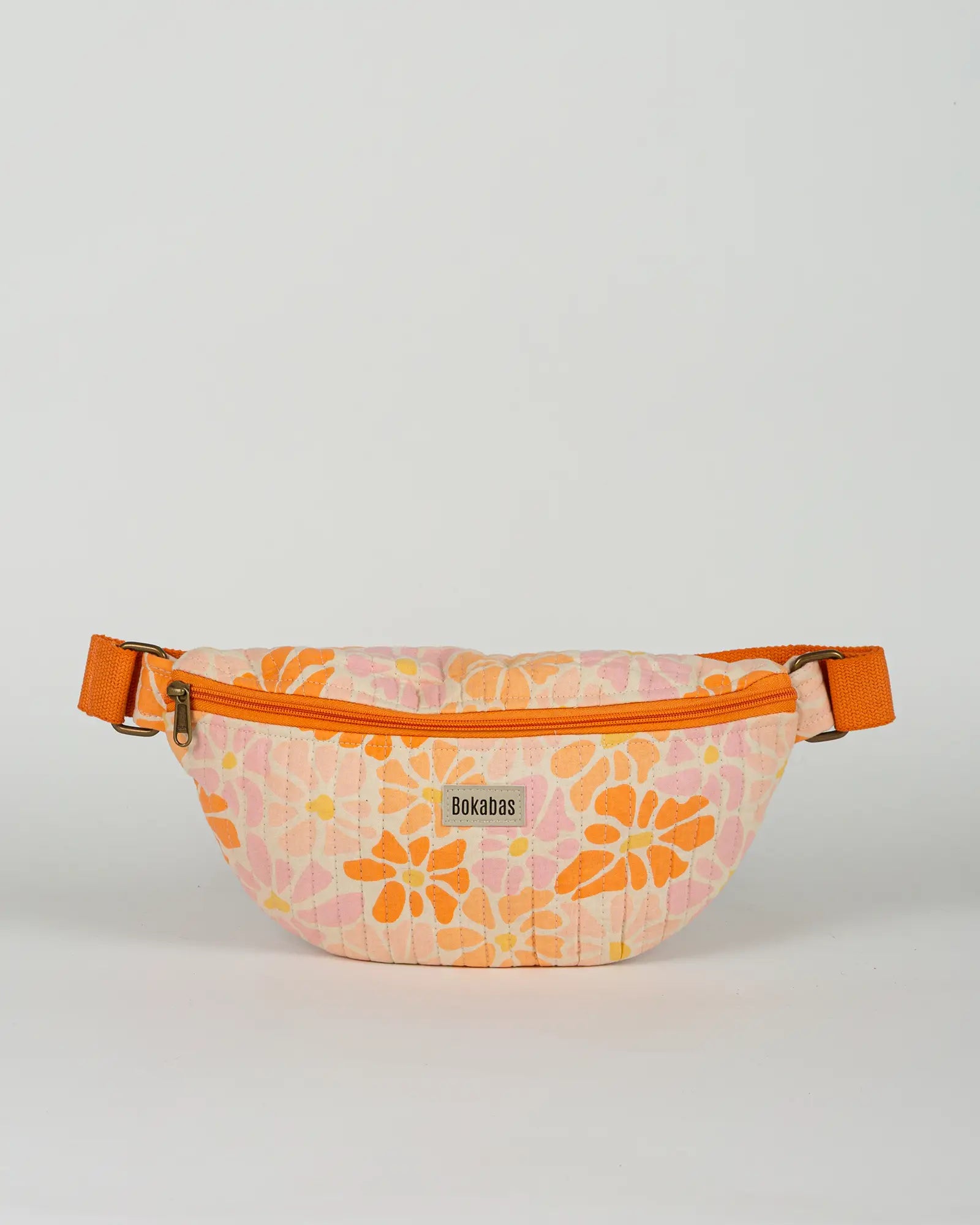 Sac banane matelassé Bokabas, imprimé Peachy fleuri orange, vue de face