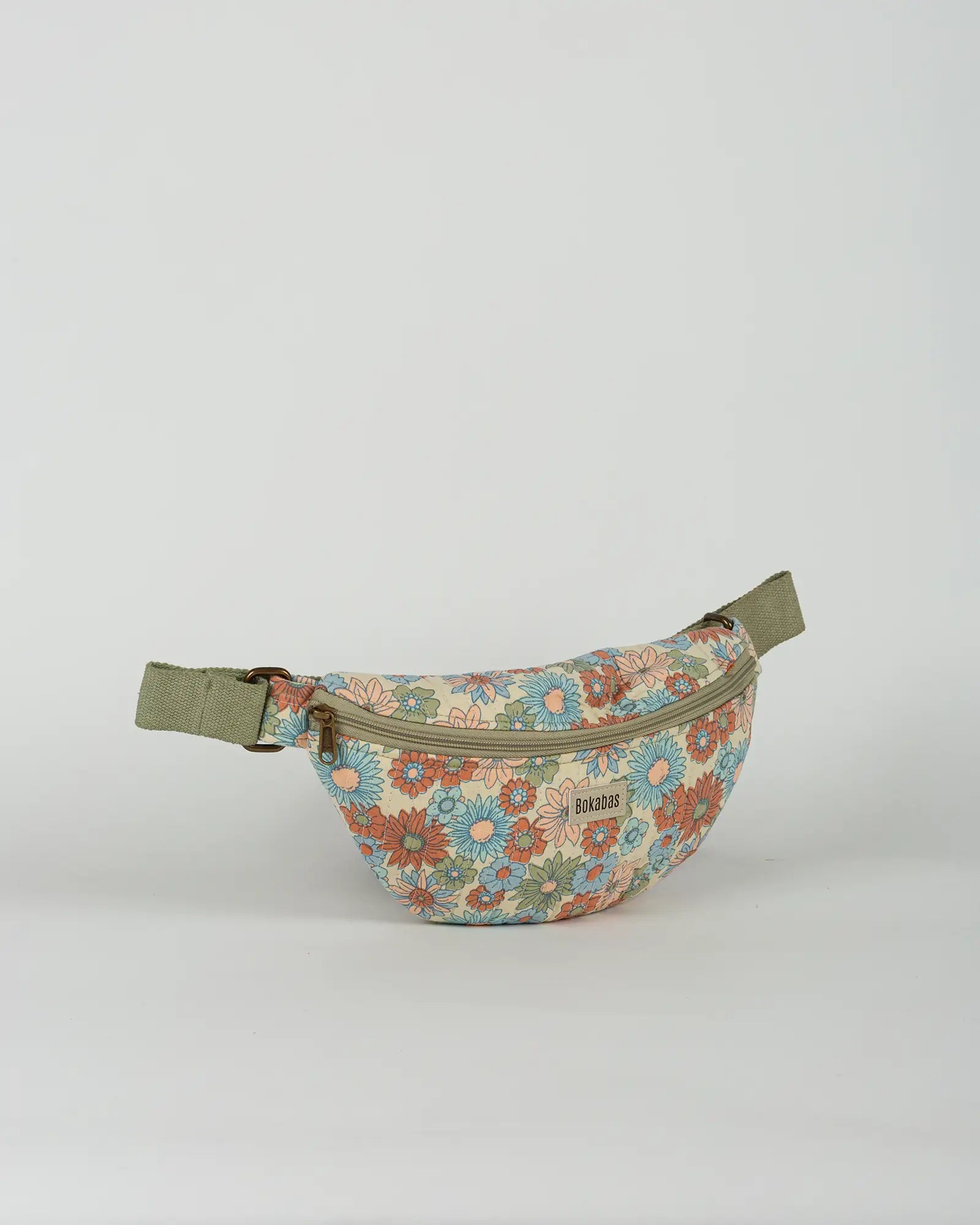 Sac banane matelassé Bokabas, imprimé Rétro liberty vert, bleu et orange, vue de trois-quarts