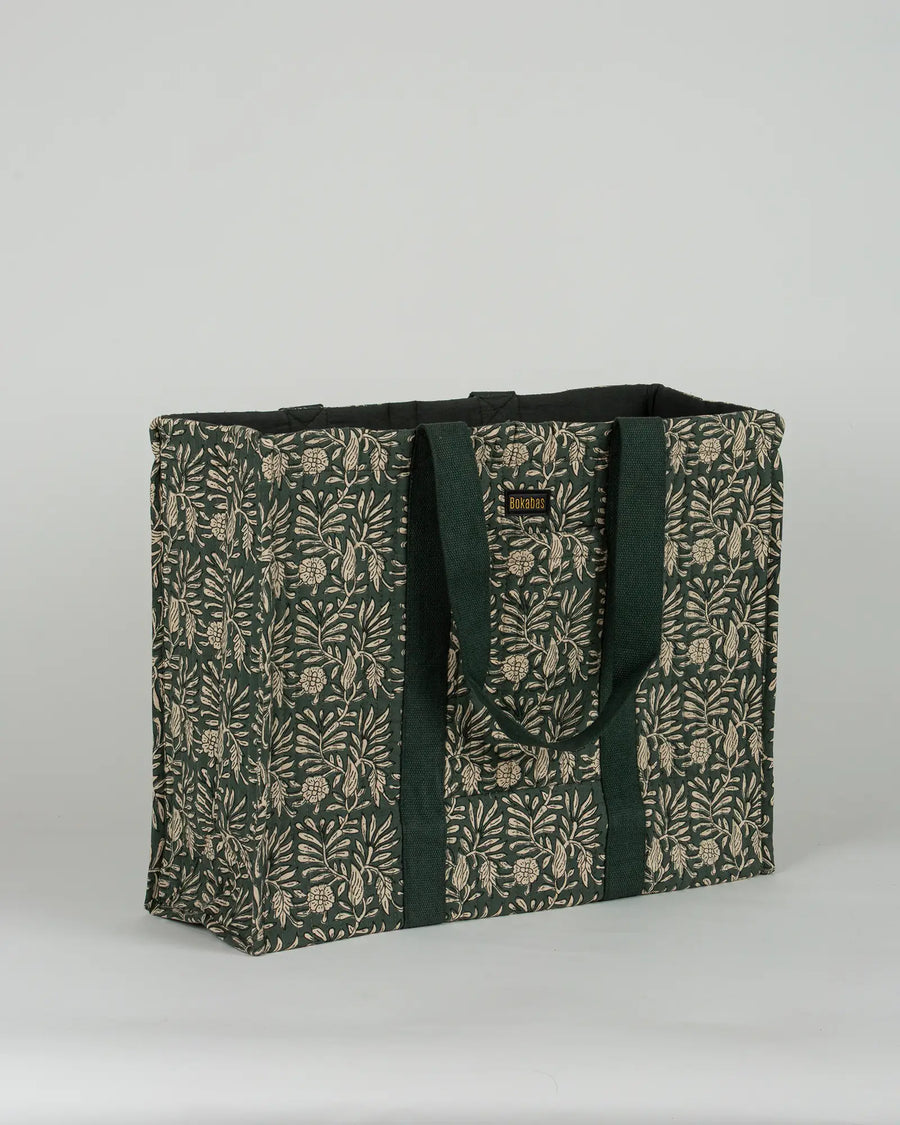 Sac cabas en tissu matelassé Bokabas, imprimé Dema vert kaki, vue de trois-quarts