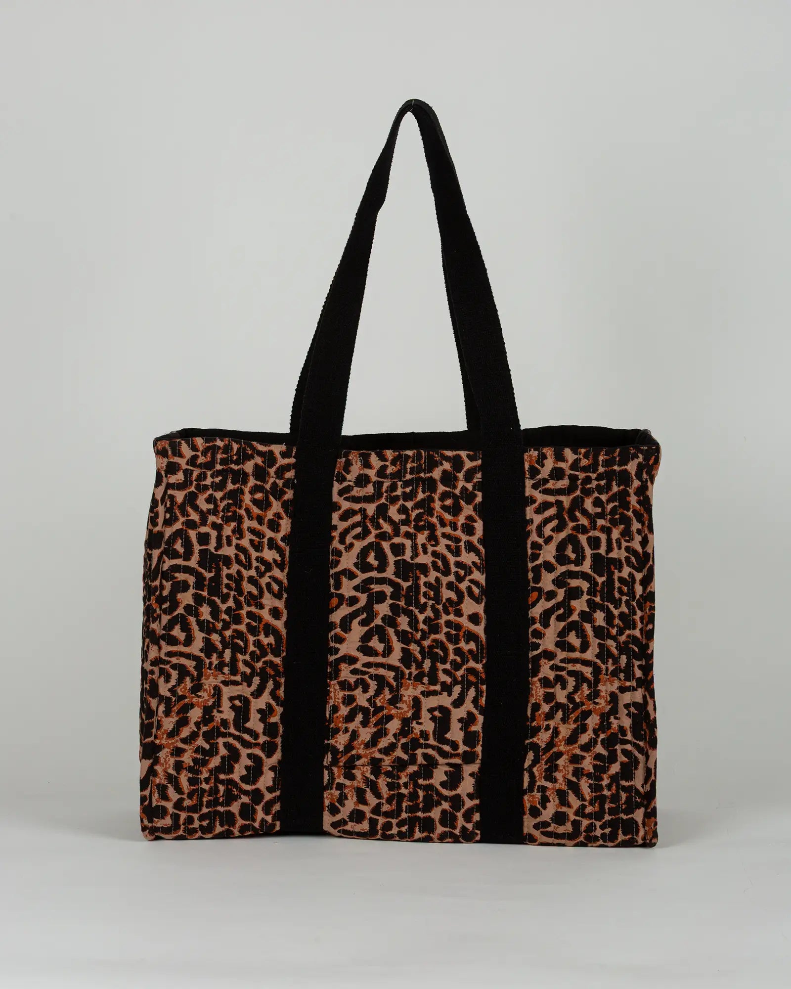 Sac cabas en tissu matelassé Bokabas, imprimé léopard noir et marron, vue de dos