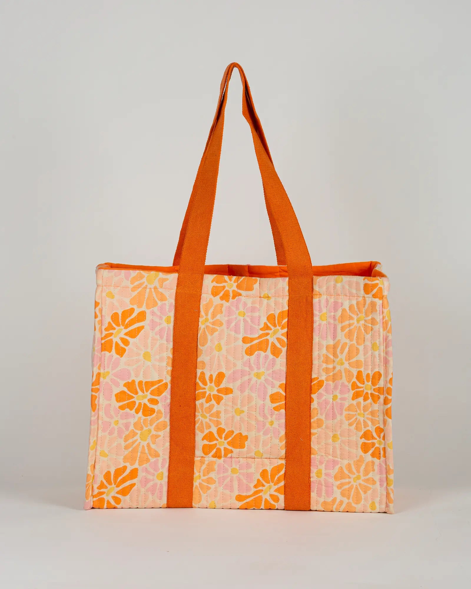Sac cabas en tissu matelassé Bokabas, imprimé Peachy fleuri orange, vue de dos