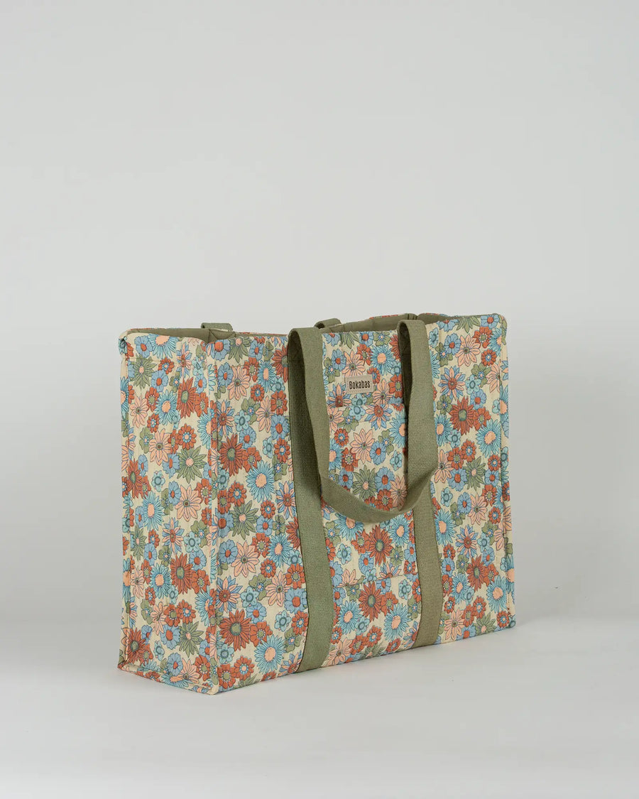 Sac cabas en tissu matelassé Bokabas, imprimé Rétro liberty vert, bleu et orange, vue de trois-quarts