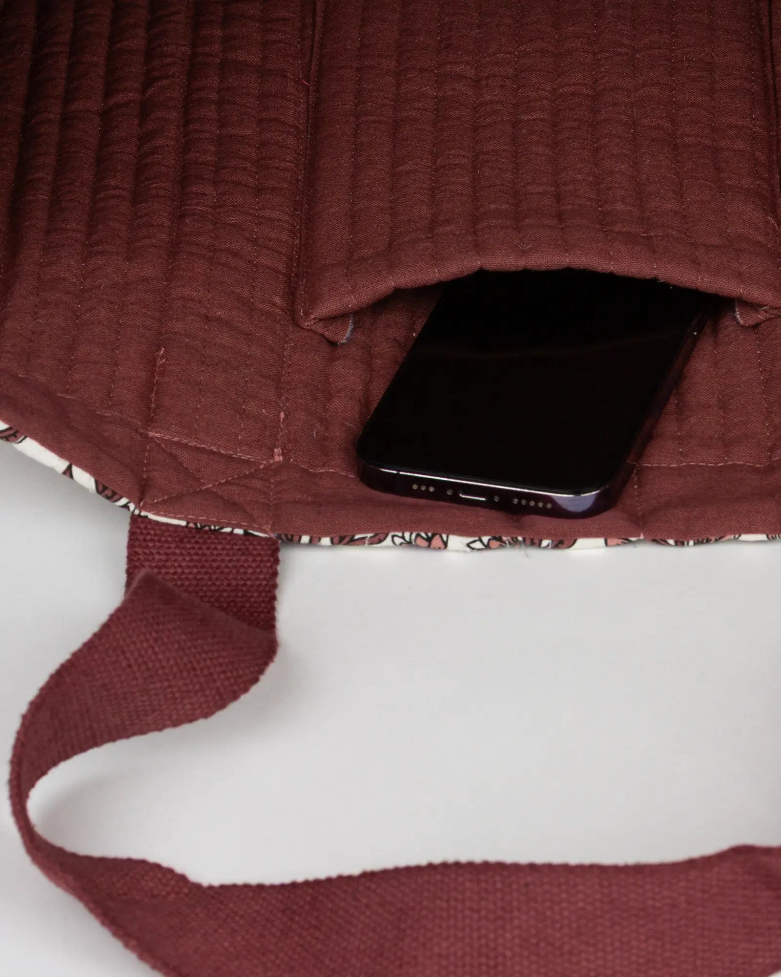 Sac cabas réversible en tissu matelassé Bokabas, imprimé Vale fleuri marron et blanc, vue de l'intérieur