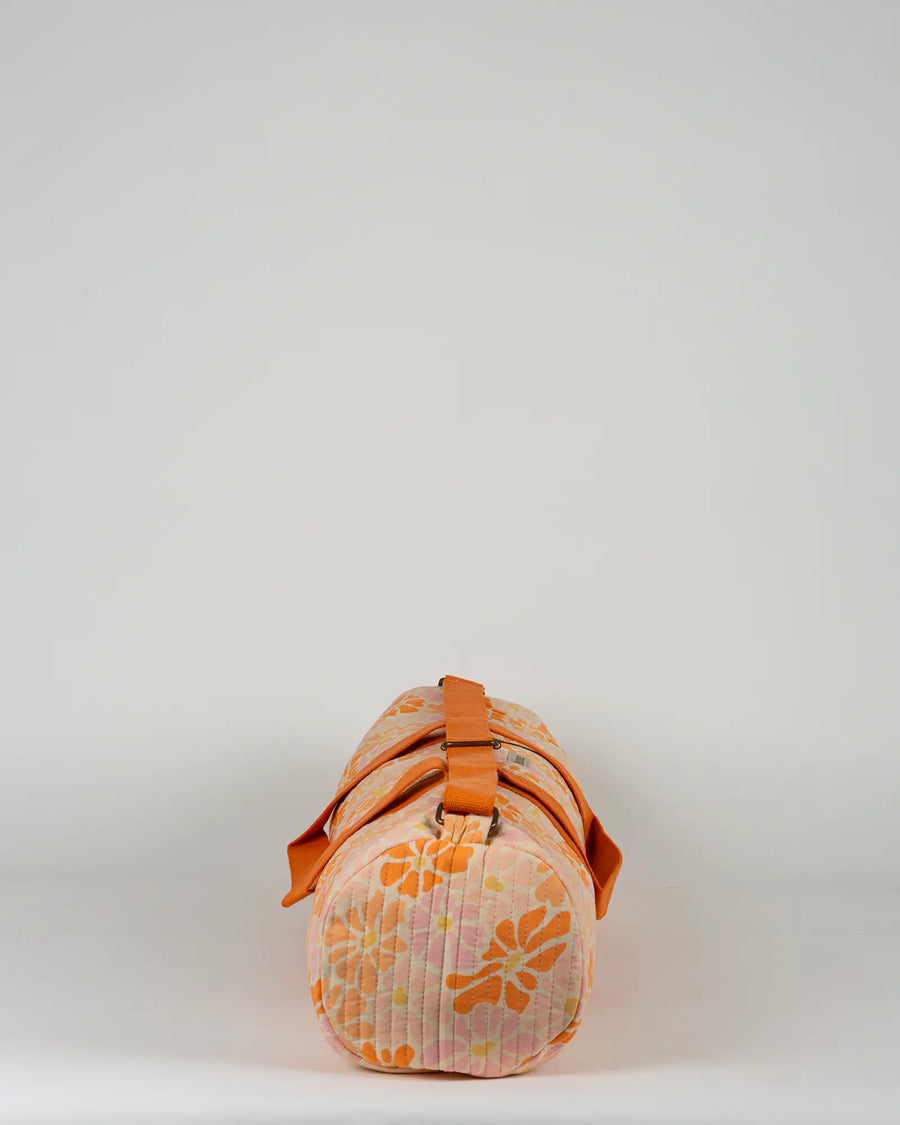Sac de yoga en tissu matelassé Bokabas, imprimé Peachy fleuri orange, vue de profil