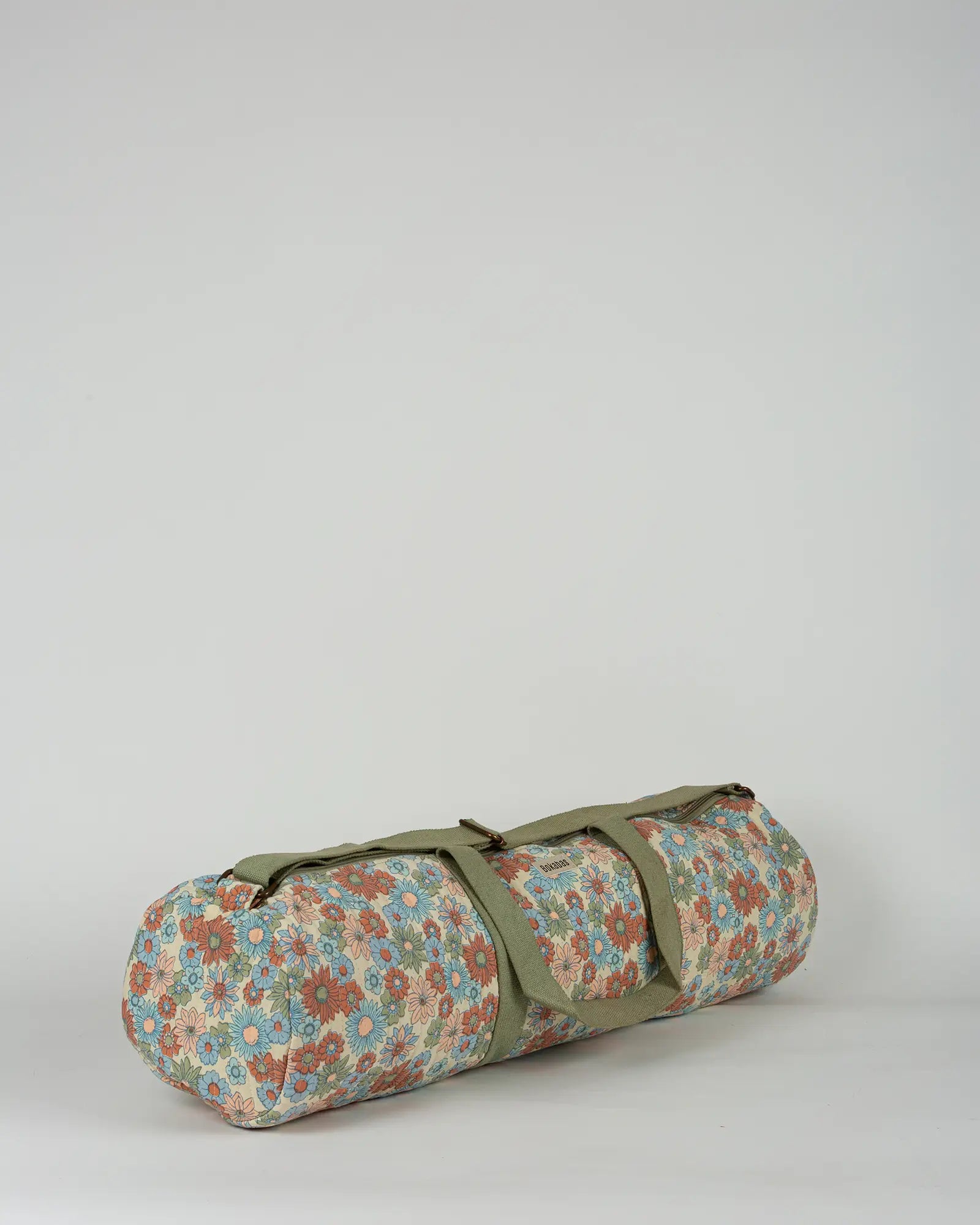 Sac de yoga en tissu matelassé Bokabas, imprimé Rétro liberty vert, bleu et orange, vue de trois-quarts
