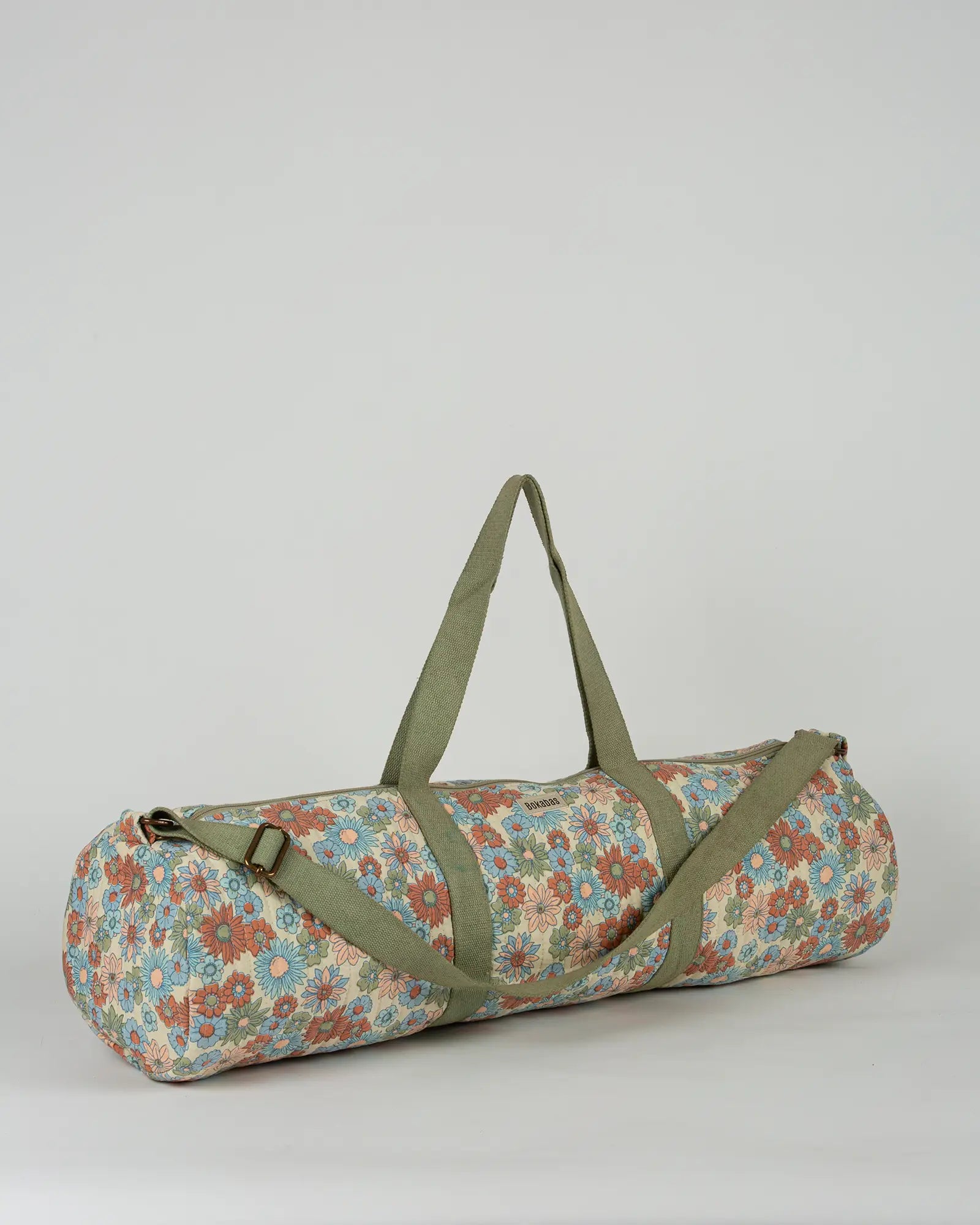 Sac de yoga en tissu matelassé Bokabas, imprimé Rétro liberty vert, bleu et orange, vue de trois-quarts