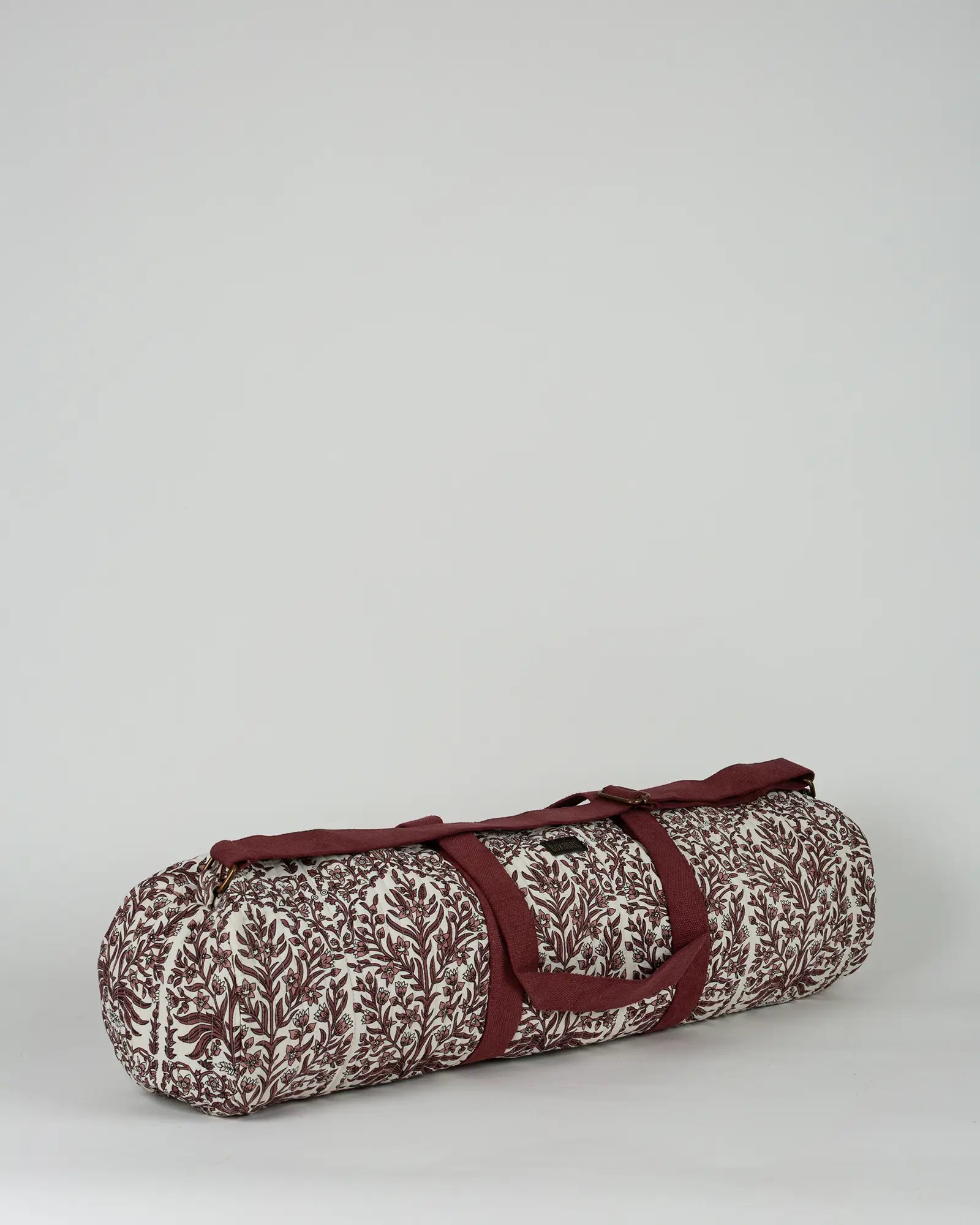 Sac de yoga en tissu matelassé Bokabas, imprimé Vale fleuri marron et blanc, vue de trois-quarts