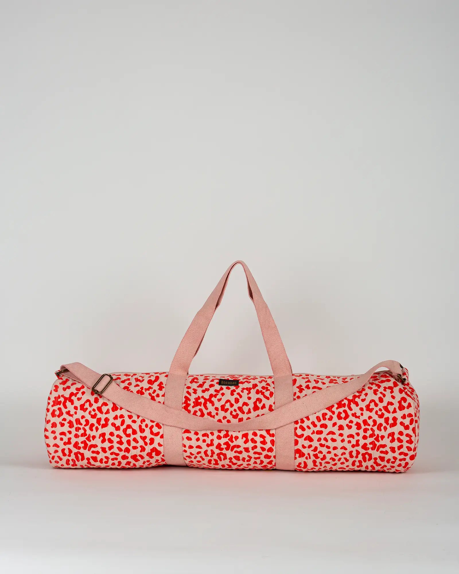 Sac de yoga en tissu matelassé Bokabas, imprimé Valentine léopard rouge et rose, vue de face