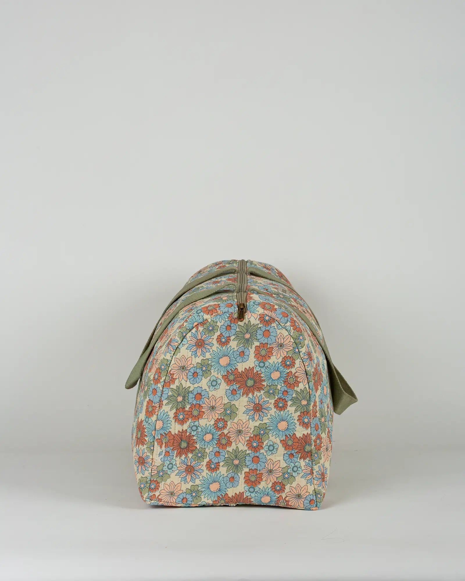 Sac week-end matelassé Bokabas, imprimé Rétro liberty vert, bleu et orange, vue de profil