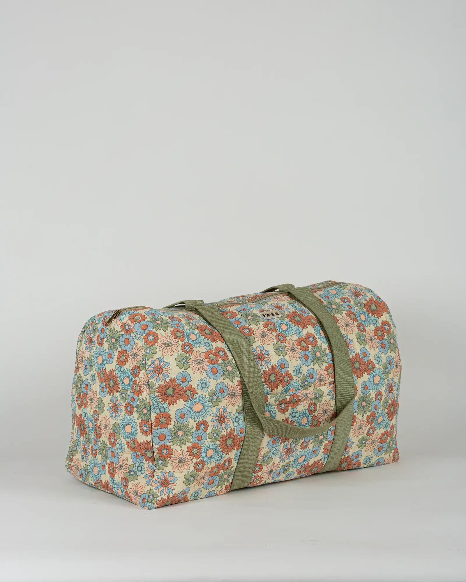 Sac week-end matelassé Bokabas, imprimé Rétro liberty vert, bleu et orange, vue de trois-quarts