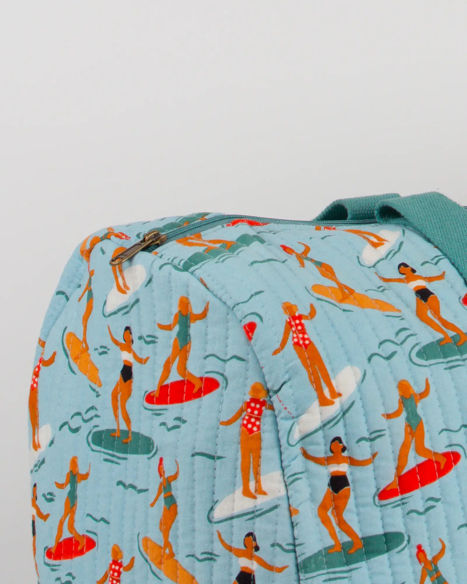 Sac week-end matelassé Bokabas, imprimé Surf bleu, zoom sur la matière