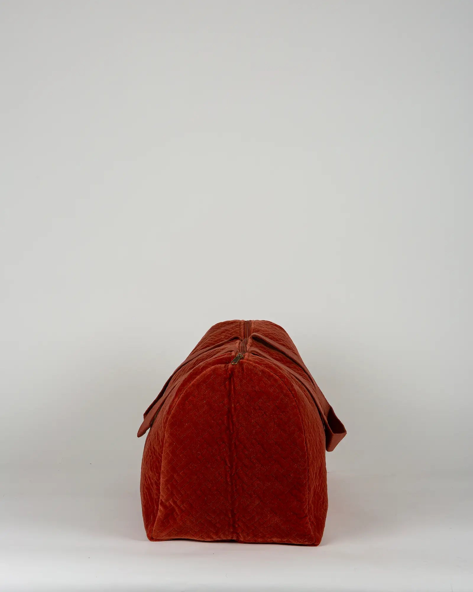 Sac week-end en velours côtelé Bokabas, terracotta, vue de profil