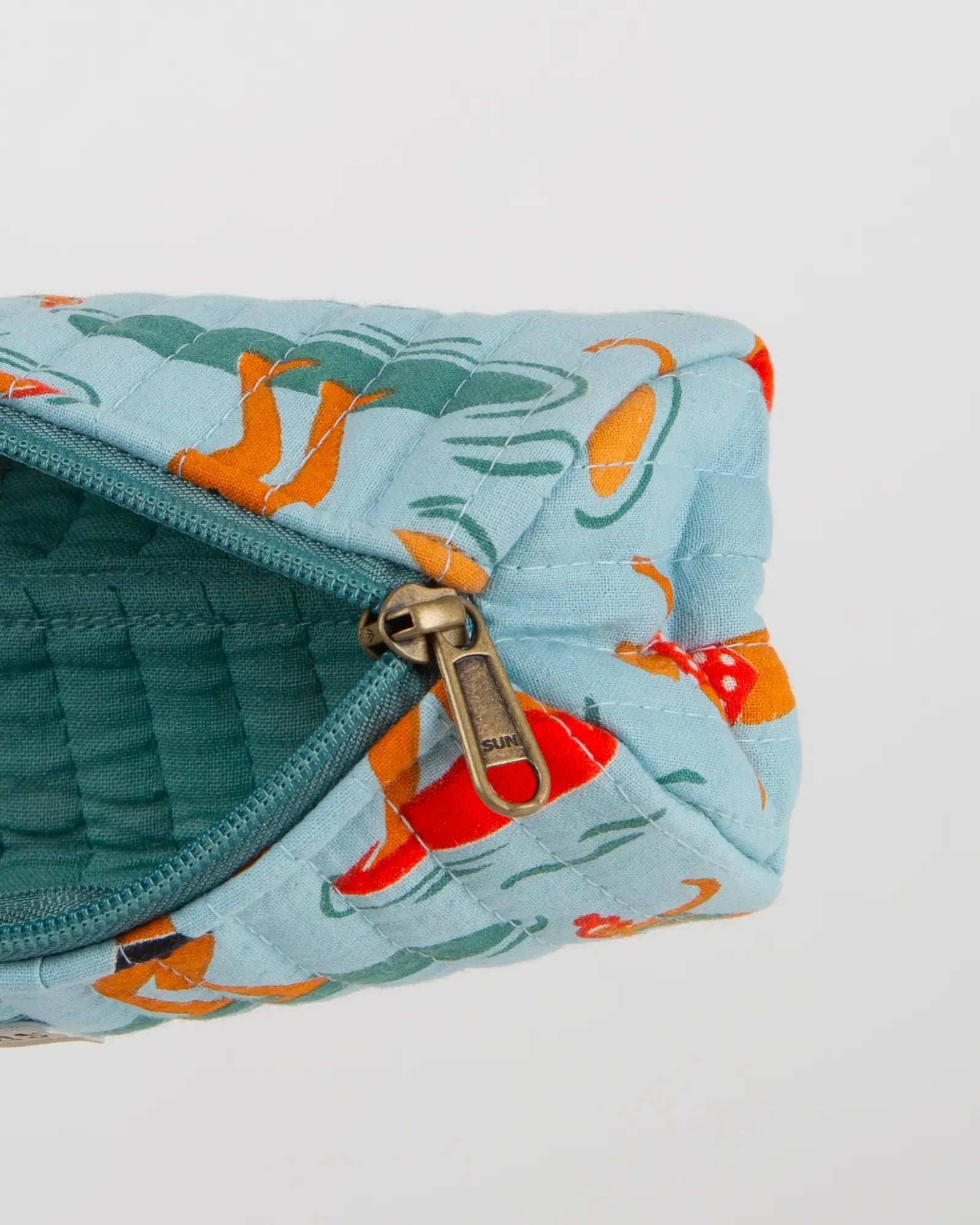 Trousse à crayons scolaire matelassée Bokabas, imprimé Surf bleu, vue de l'intérieur