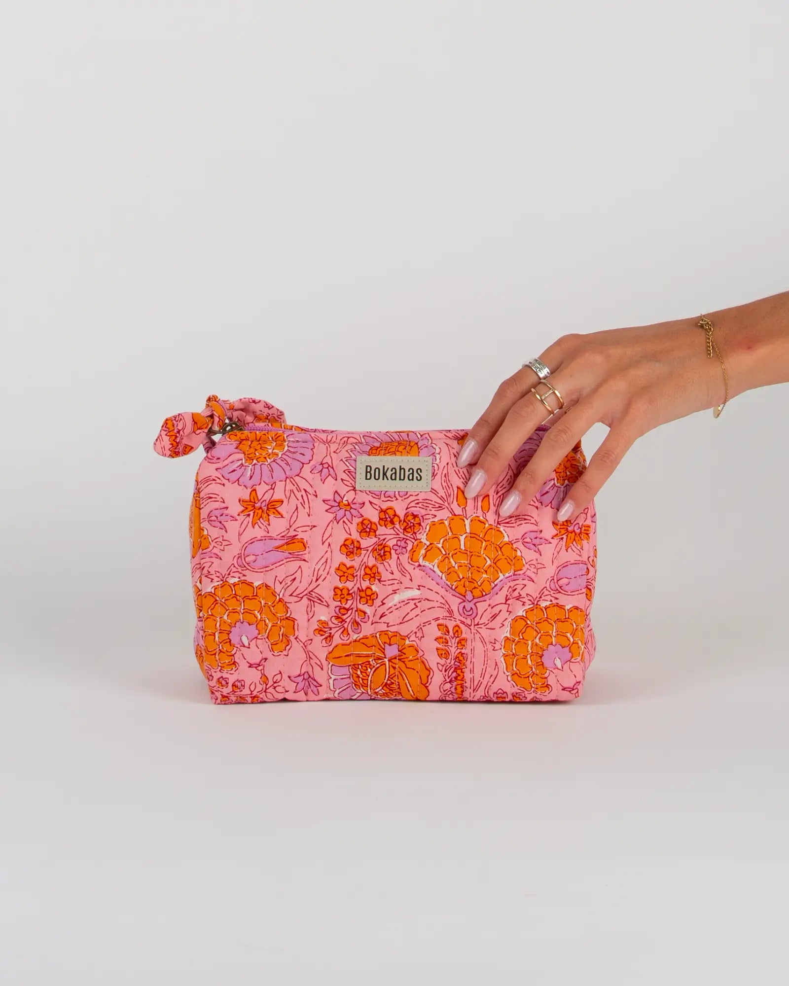 Trousse de toilette matelassée en coton Bokabas, imprimé Marie rose fleuri, vue de face