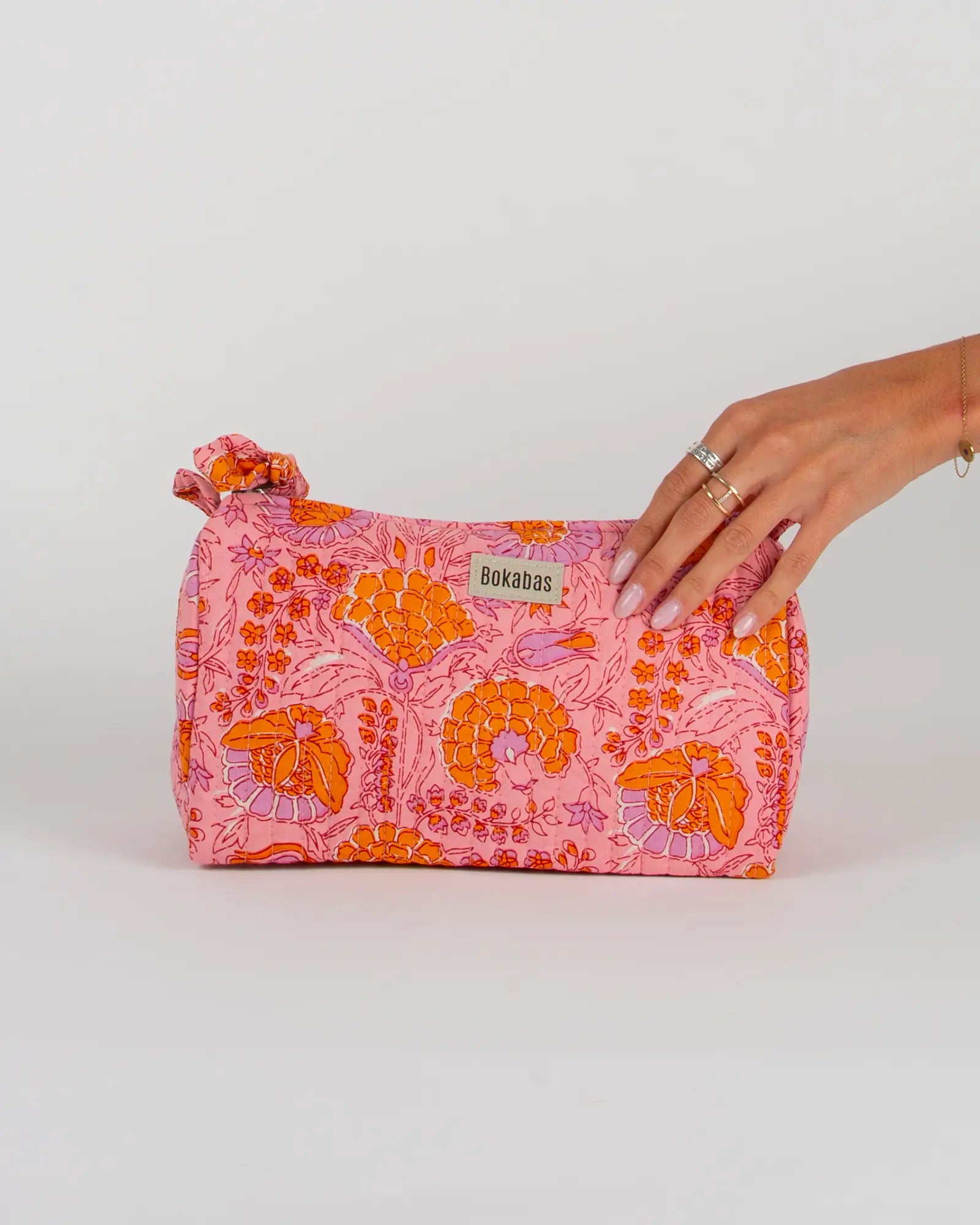 Trousse de toilette matelassée en coton Bokabas, imprimé Marie rose fleuri, vue de face