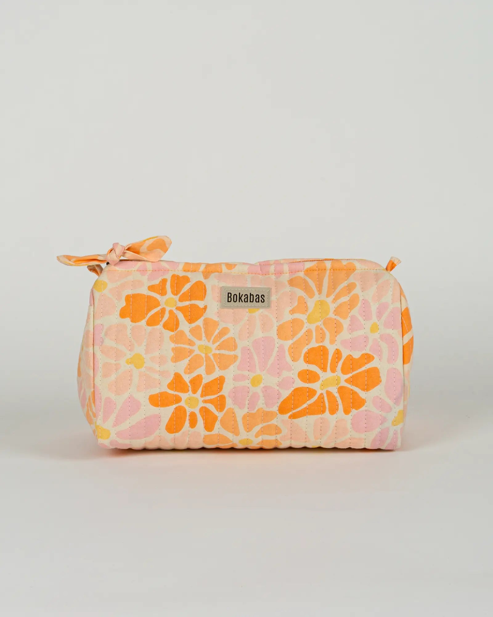 Trousse de toilette matelassée en coton Bokabas, imprimé Peachy fleuri orange, vue de face