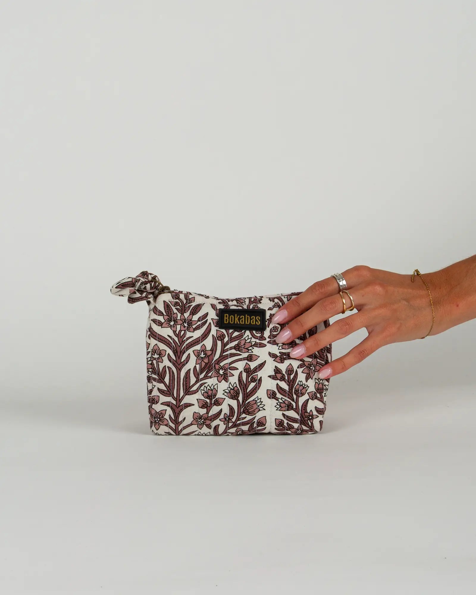 Trousse de toilette matelassée en coton Bokabas, imprimé Vale fleuri marron et blanc, vue de face