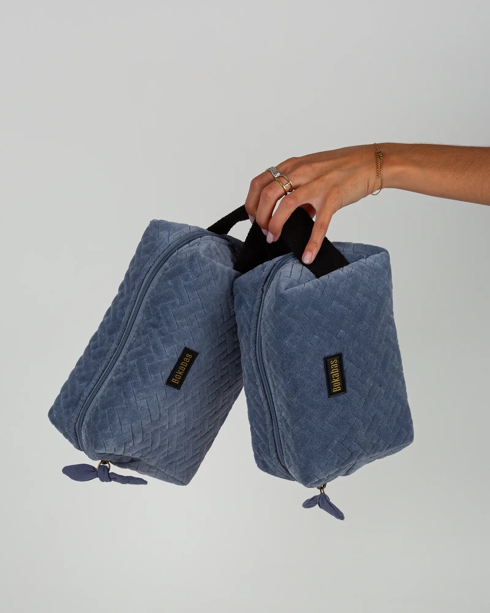 Trousse de toilette en velours côtelé Bokabas, bleu ciel, vue de face