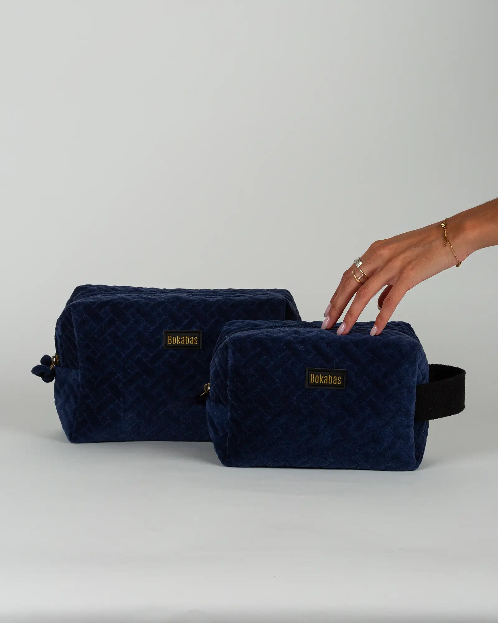 Trousse de toilette en velours côtelé Bokabas, bleu marine, vue de face
