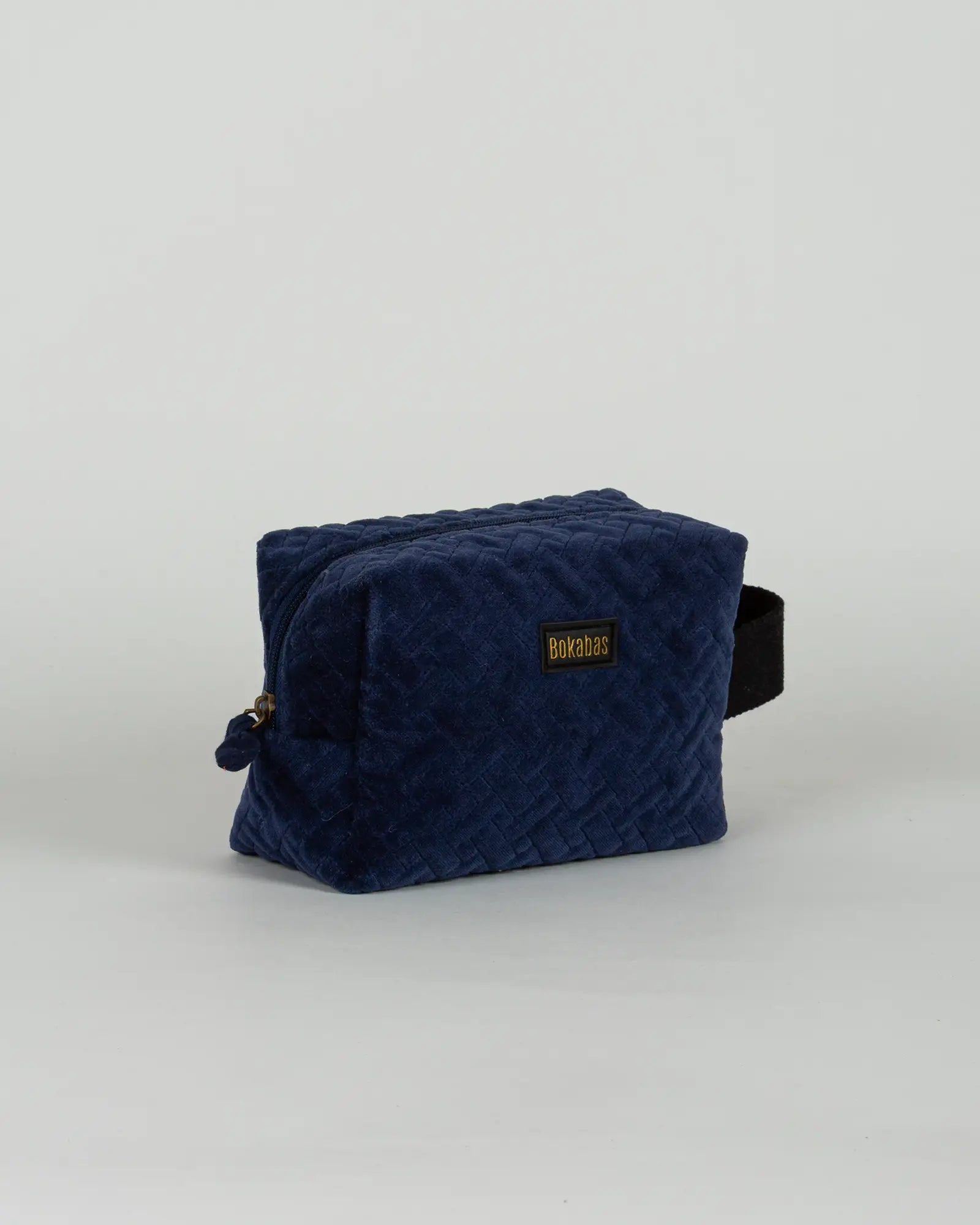 Trousse de toilette en velours côtelé Bokabas, bleu marine, vue de trois-quarts
