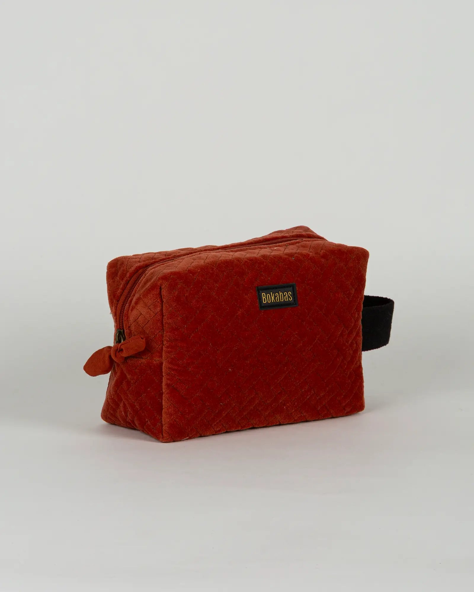 Trousse de toilette en velours côtelé Bokabas, terracotta, vue de trois-quarts