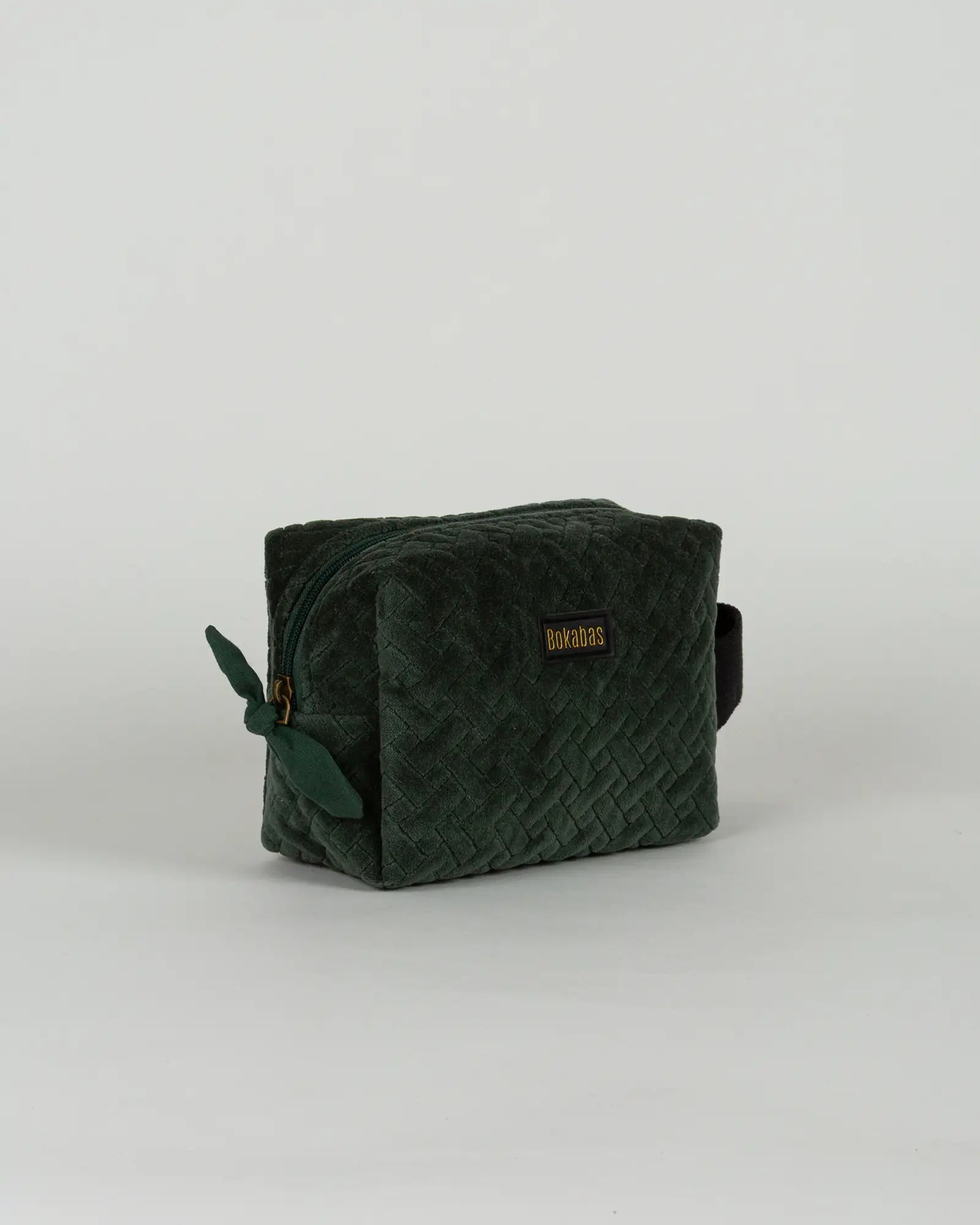 Trousse de toilette en velours côtelé Bokabas, vert kaki, vue de trois-quarts