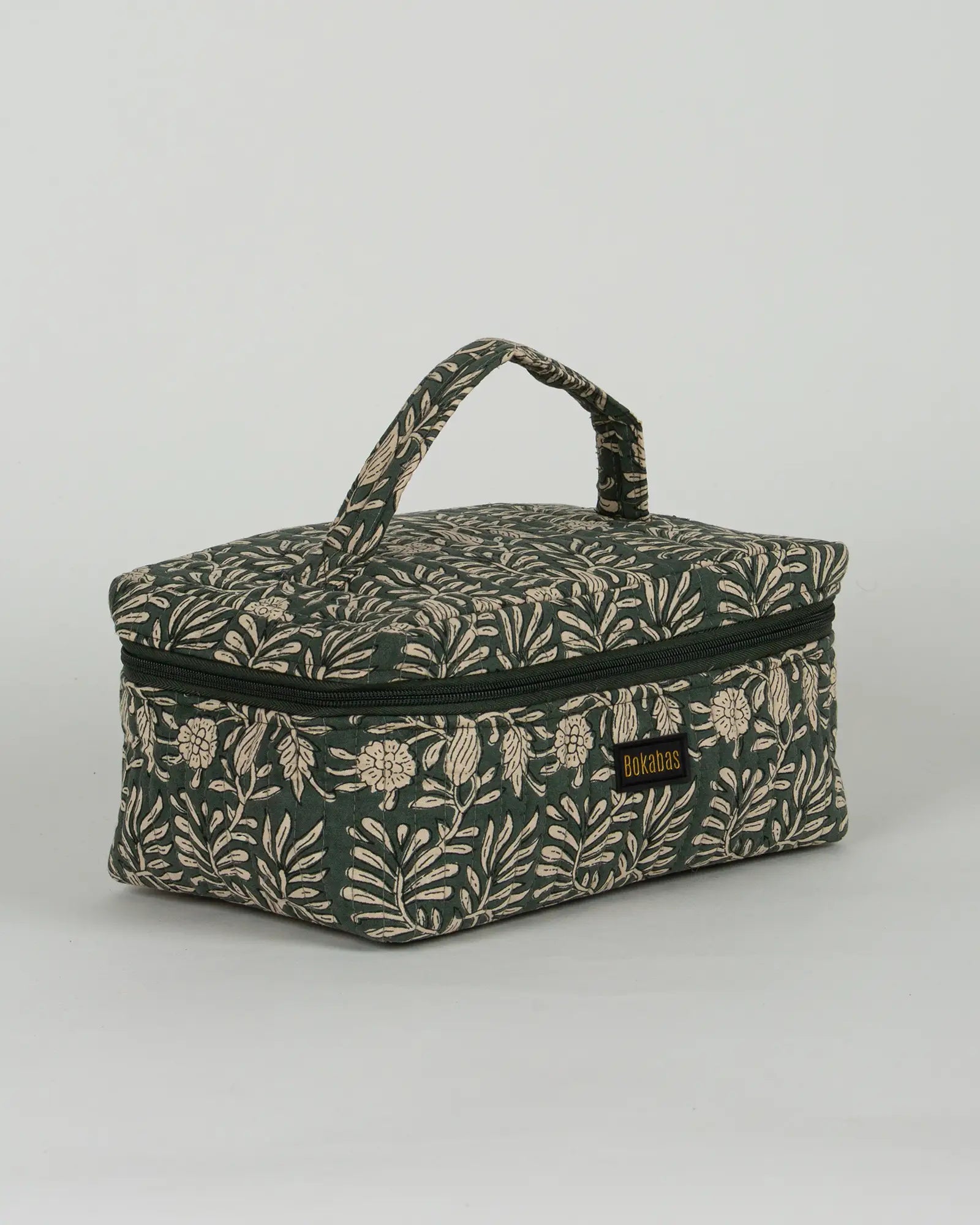 Trousse vanity maquillage matelassée Bokabas, imprimé Dema vert kaki, vue de trois-quarts