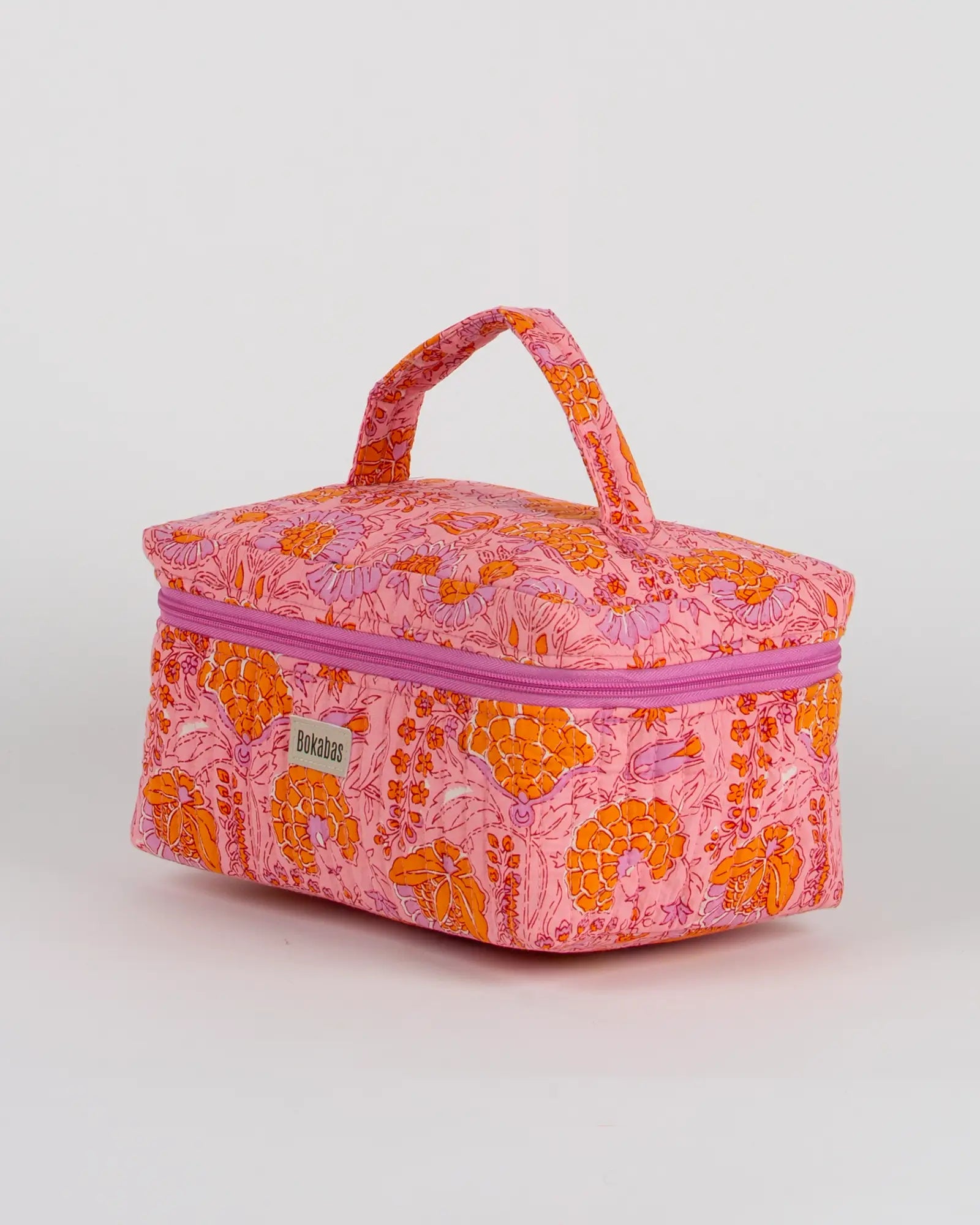 Trousse vanity maquillage matelassée Bokabas, imprimé Marie rose fleuri, vue de trois-quarts