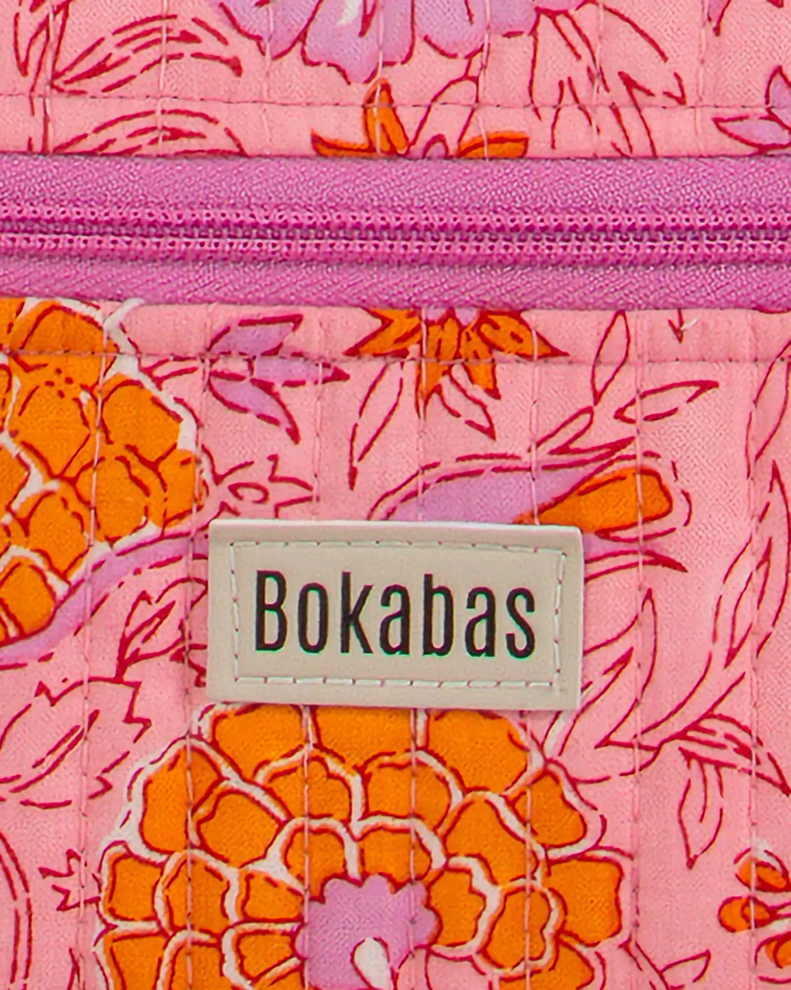 Trousse vanity maquillage matelassée Bokabas, imprimé Marie rose fleuri, zoom sur la matière