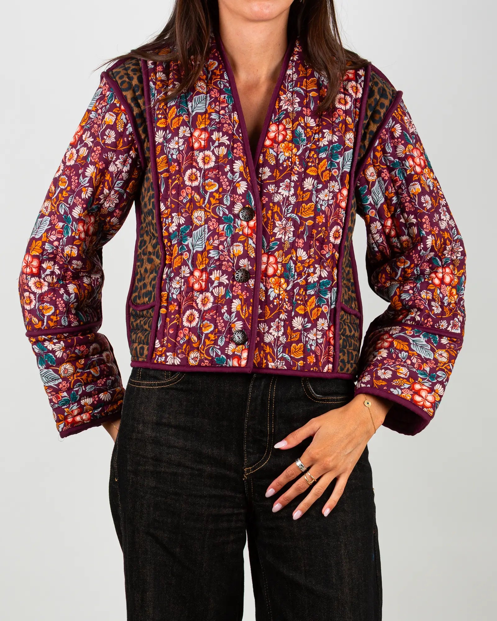 Veste kimono matelassée Bokabas, imprimé Morris Léopard, fleuri et léopard, vue de face