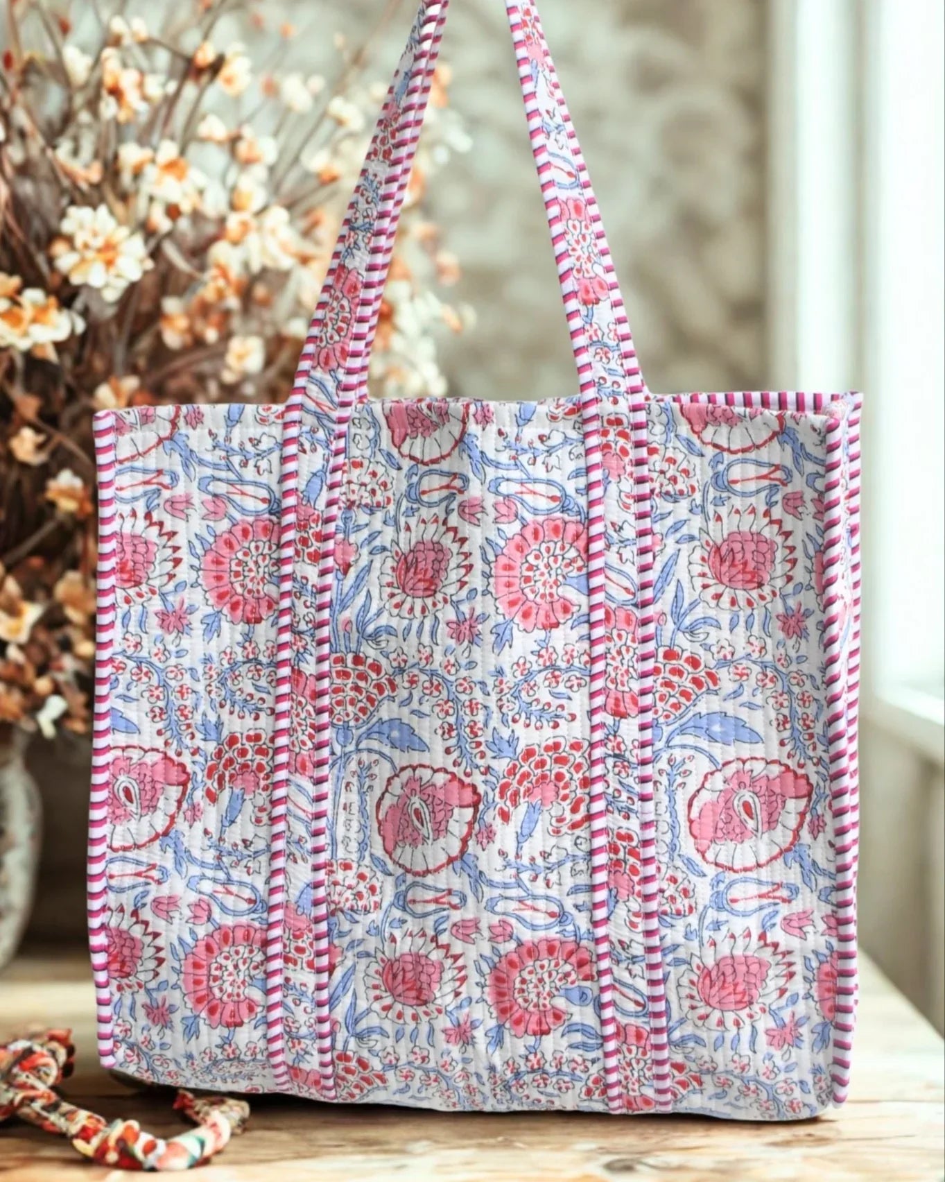Sac cabas réversible en coton matelassé - FLEURS Bleu - Bokabas Sac (Image 1)